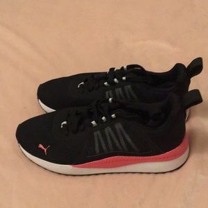 Women’s puma tennis shoes